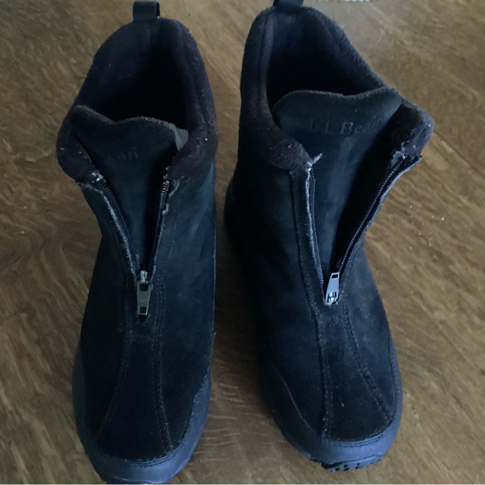 L.L. Bean Women’s  Black Suede Zip front Boots